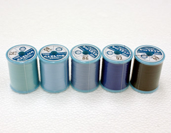 写真：フジックス「シャッペスパン 青色系統5色セット」（家庭用ミシン）